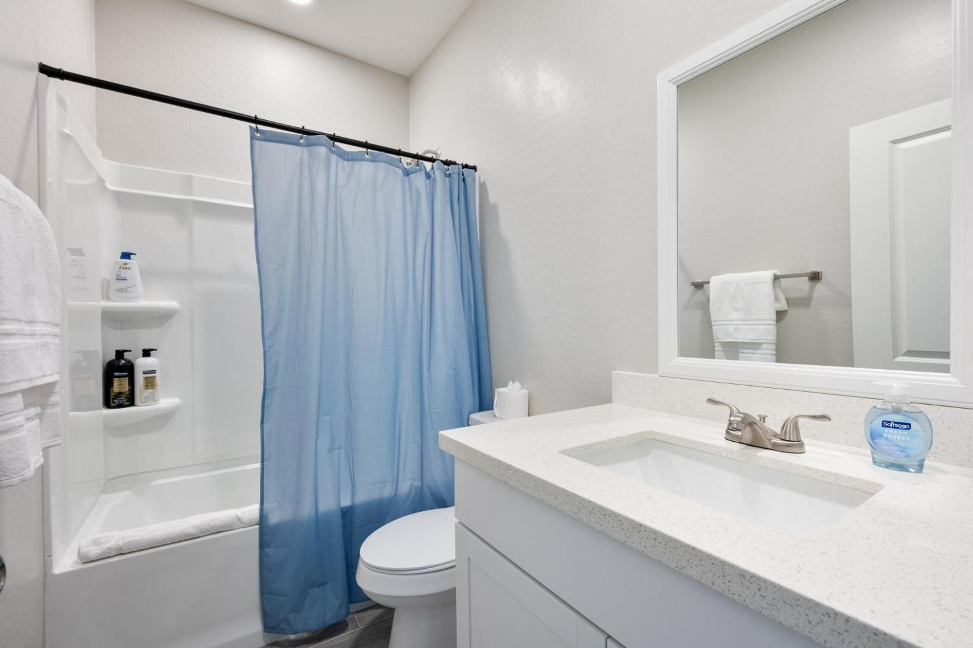 Spacious Two Bedroom Two Bathroom With Free Parking And Cozy Beds Glendale Exterior foto