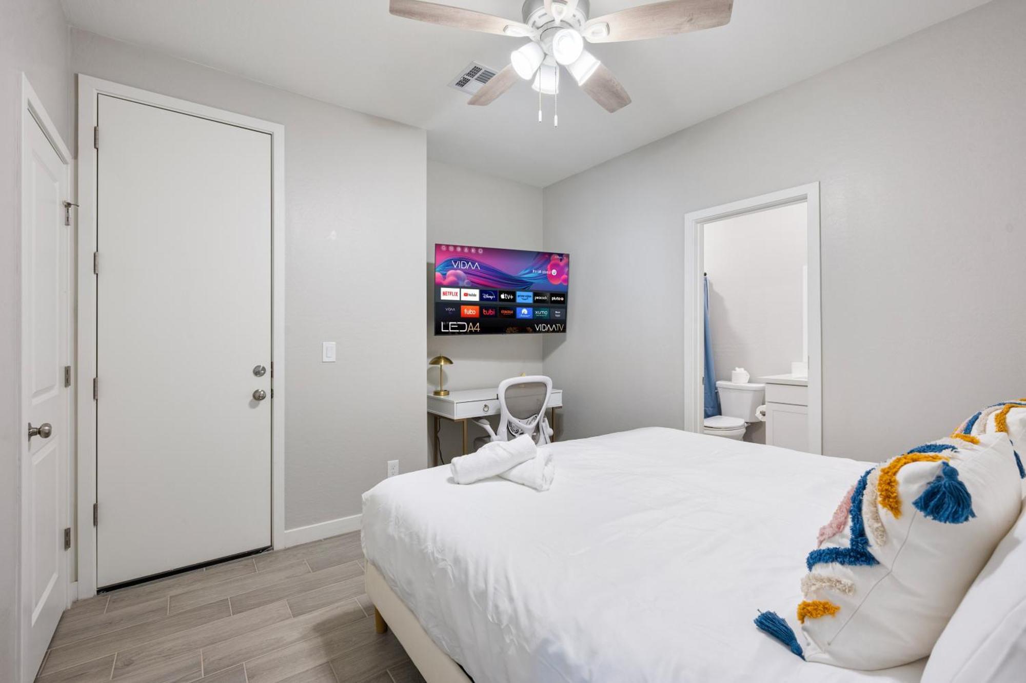 Spacious Two Bedroom Two Bathroom With Free Parking And Cozy Beds Glendale Exterior foto